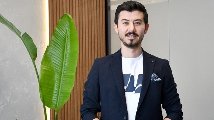 Rinoplastide cinsiyet göz ardı edilmemeli Rinoplastide cinsiyet göz ardı edilmemeli