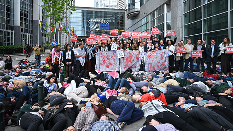 AP önünde ‘soykırım’ protestosu AP önünde ‘soykırım’ protestosu
