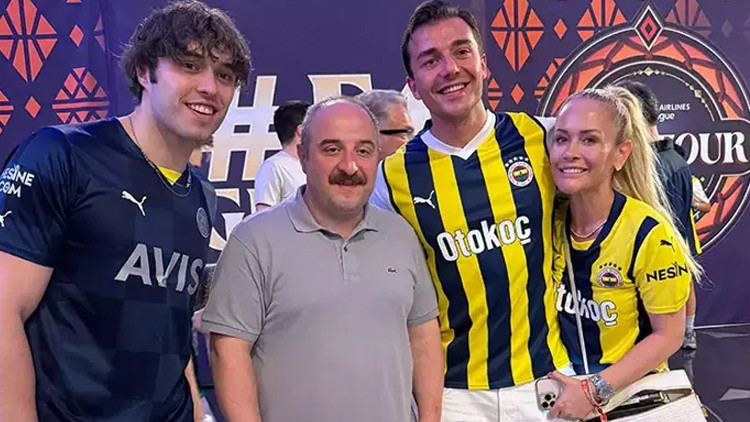 Mustafa Varank, Fenerbahçenin Final-Four yarı final maçını izledi