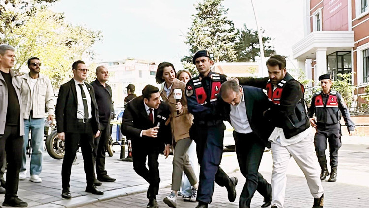 ‘Yenidoğan Çetesi’ soruşturmasında savcıyı tehdide 72 yıl hapis istendi ‘Yenidoğan Çetesi’ soruşturmasında savcıyı tehdide 72 yıl hapis istendi