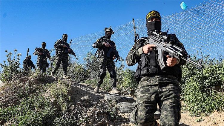 Kassam Tugayları İsrail askerlerini vurdu: Ölü ve yaralılar var Kassam Tugayları İsrail askerlerini vurdu: Ölü ve yaralılar var