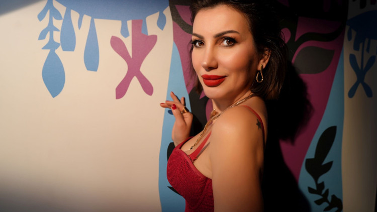 Mine Ayman’dan yeni tekli: “Telefon Rehberi” Mine Ayman’dan yeni tekli: “Telefon Rehberi”