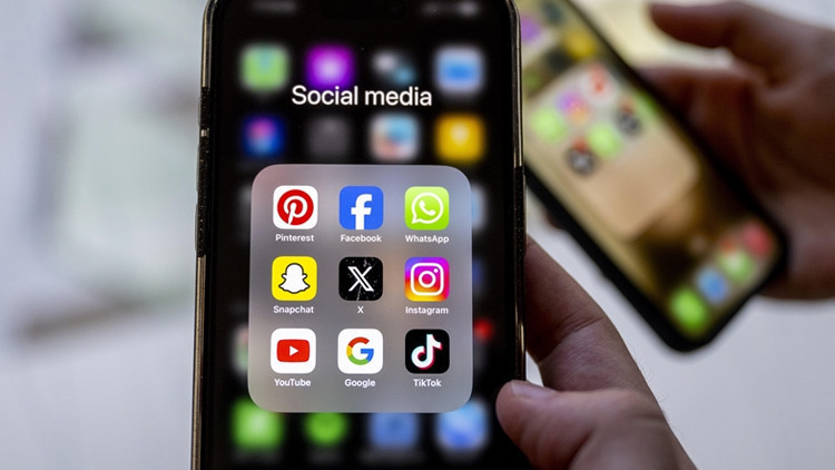 Önce sosyal medya sonra vize... ABDden tartışılacak bir karar daha