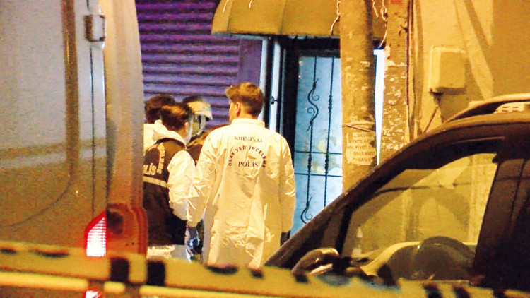 Eğlence mekânına el bombası attılar