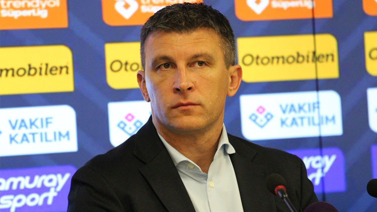 Kayserispor’da Jakirovic ile yollar ayrılıyor