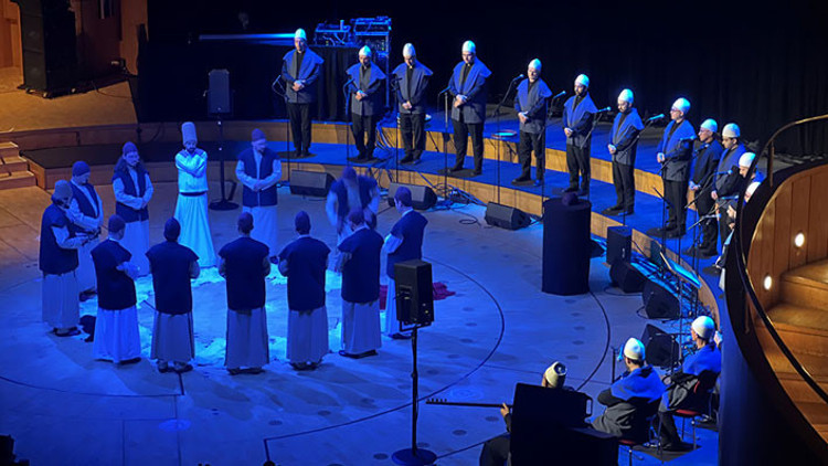 Köln Philharmonie’de ‘Sufi Devran’ coşkusu Köln Philharmonie’de ‘Sufi Devran’ coşkusu