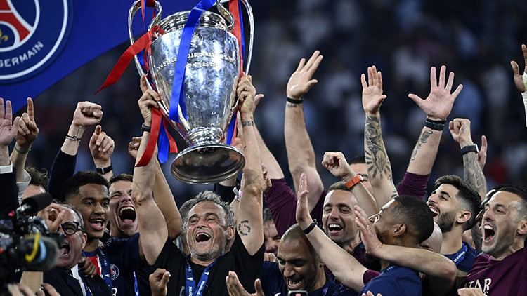 Şampiyonlar Ligi heyecanı İstanbulda yaşandı Şampiyonlar Ligi heyecanı İstanbulda yaşandı