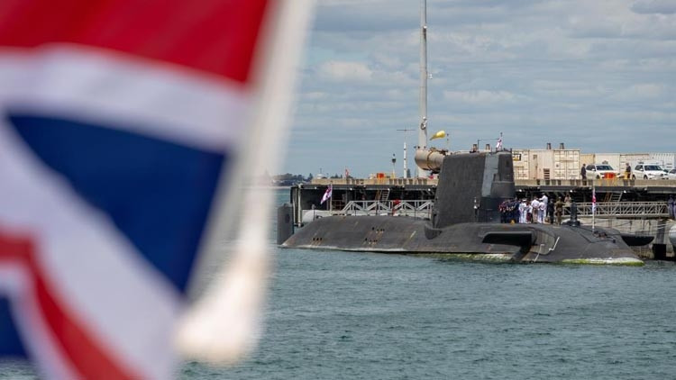 İngiltereden nükleer denizaltı hamlesi