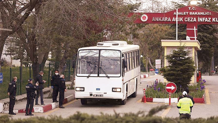 10. Yargı Paketi yasalaştı... 27 bin mahkuma tahliye yolu açıldı 10. Yargı Paketi yasalaştı... 27 bin mahkuma tahliye yolu açıldı