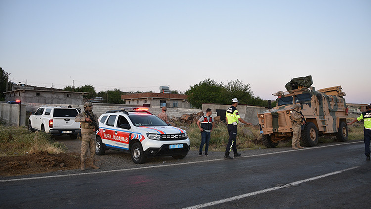Pusu kurup otomatik silahlarla ateş açtılar: 1 ölü Pusu kurup otomatik silahlarla ateş açtılar: 1 ölü