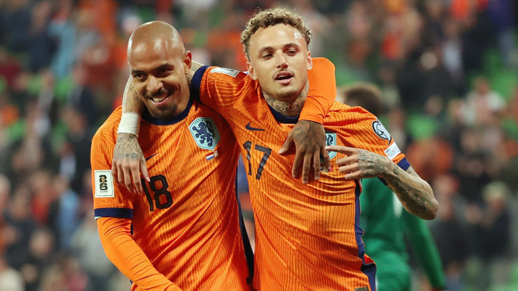 Hollanda, Malta engelini 8 golle geçti