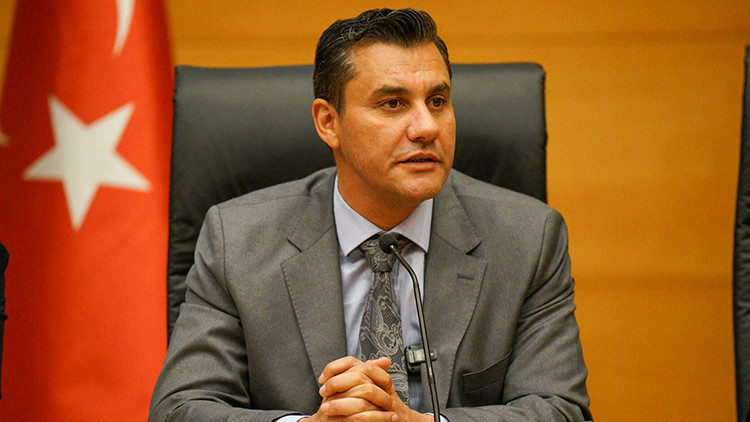 Prof. Dr. İlber Ortaylı, Manisa Büyükşehir Belediye Başkanı Ferdi Zeyreki anlattı: Alışılmış belediye reislerinden farklıydı