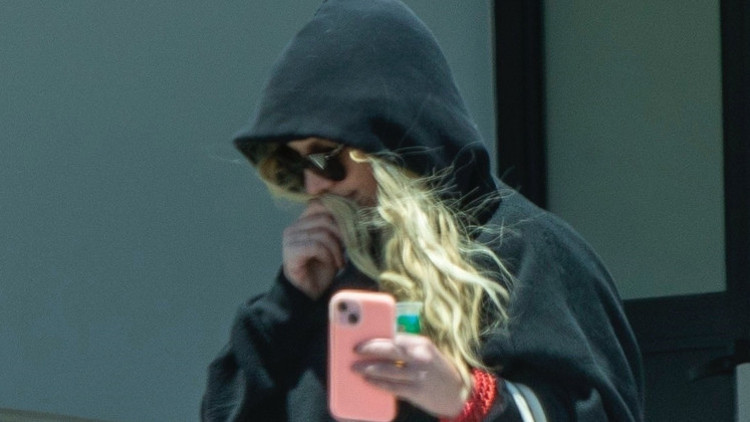 Eski sevgililerine ateş püskürdü: Köpeklerini onlardan daha çok sevdim... Çok zalim adamlardı, bir gün bile elimi tutmadılar