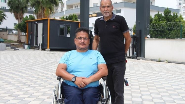 Engelli oğlunun hayalini dolandırıcılara kaptırdı Engelli oğlunun hayalini dolandırıcılara kaptırdı