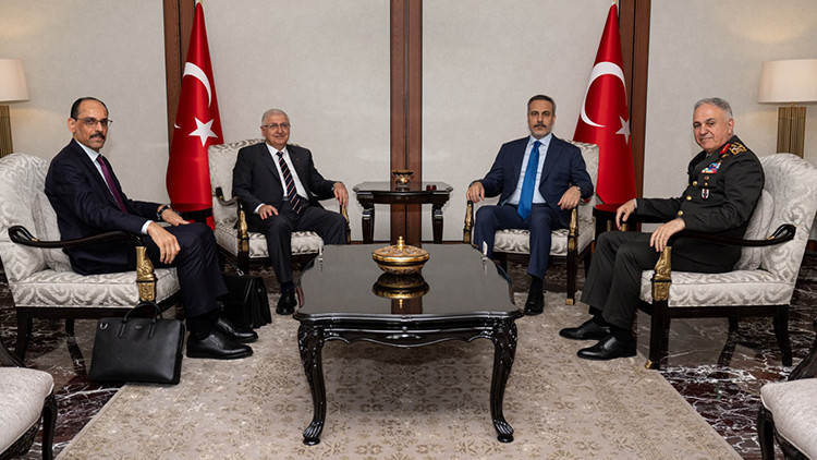 Son dakika: Güvenlik Zirvesi 4 saat sürdü... Dışişleri Bakanı Hakan Fidan: Olası senaryolara göre tüm tedbirleri alıyoruz