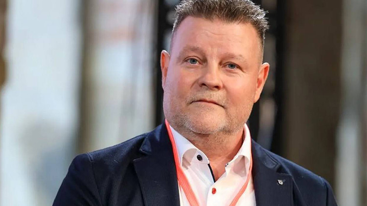 Yaz şenliğinde kadına sarkıntılık: Alman politikacı, itirafta bulunup görevinden istifa etti Yaz şenliğinde kadına sarkıntılık: Alman politikacı, itirafta bulunup görevinden istifa etti
