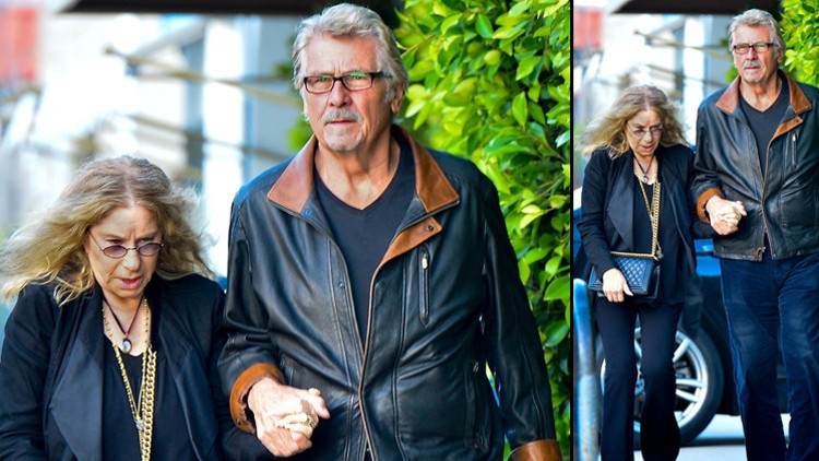 Aradığı gerçek aşkı 50 yaşından sonra bulmuştu... Gençlik defterlerini açtı... Uyandığımda yan yana yatıyorduk, ne oldu hiç hatırlamıyorum