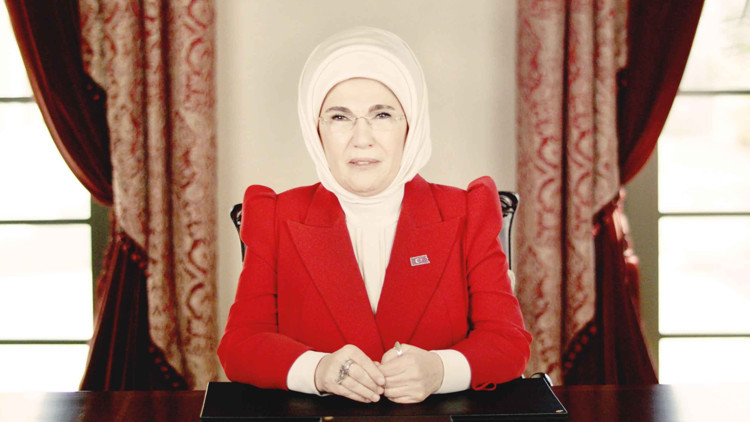 BAE’den ‘Ulusun annesi’ sergisi... Emine Erdoğan: Kadınlar barışın anahtarı