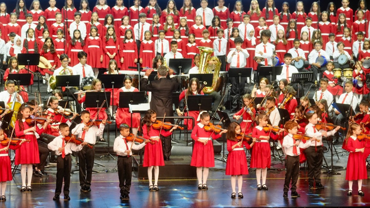 Cumhurbaşkanlığı Çocuk Orkestrası ve Korosu İstanbuldaki ilk konserini AKMde verdi