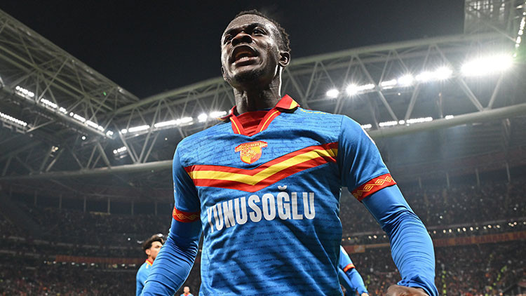 Göztepede Dennis, transferde Anderlechtin radarında