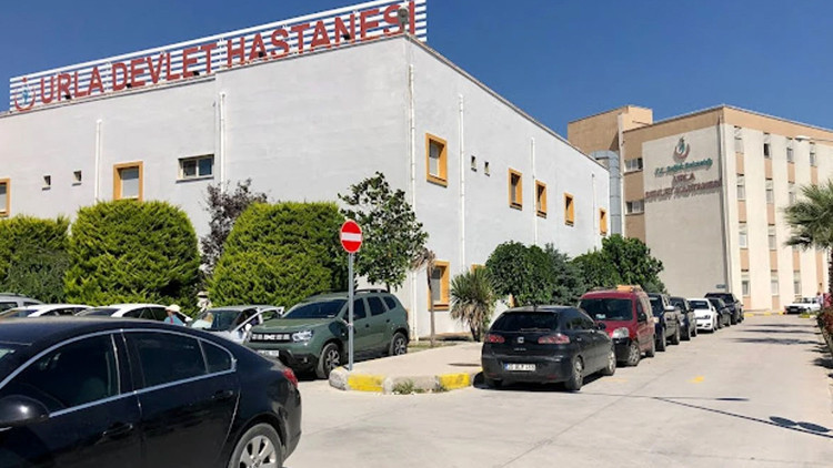 İzmirdeki sitede acı olay: 3 yaşındaki çocuk hayatını kaybetti İzmirdeki sitede acı olay: 3 yaşındaki çocuk hayatını kaybetti