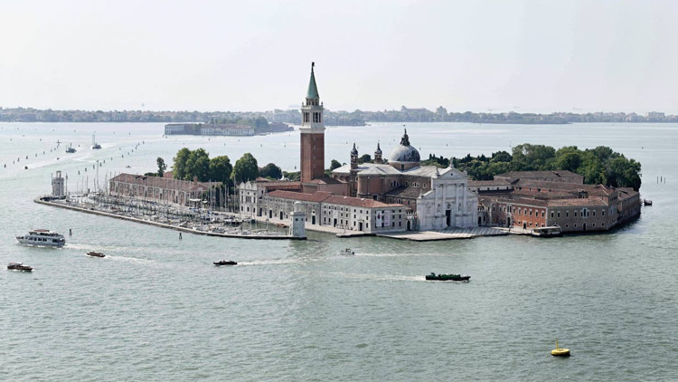 Düğün yerini değiştirdi Düğün yerini değiştirdi