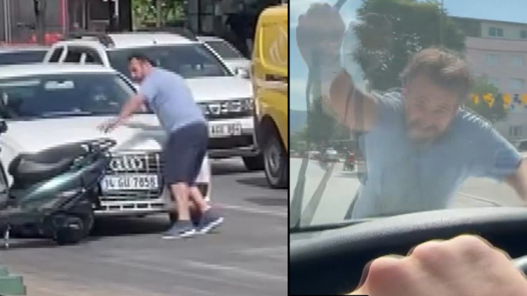 Bursada yol kavgası Otomobilini üzerine sürdüğü motosikletli silecekleri kırdı O anlar kamerada... Bursada yol kavgası Otomobilini üzerine sürdüğü motosikletli silecekleri kırdı O anlar kamerada...