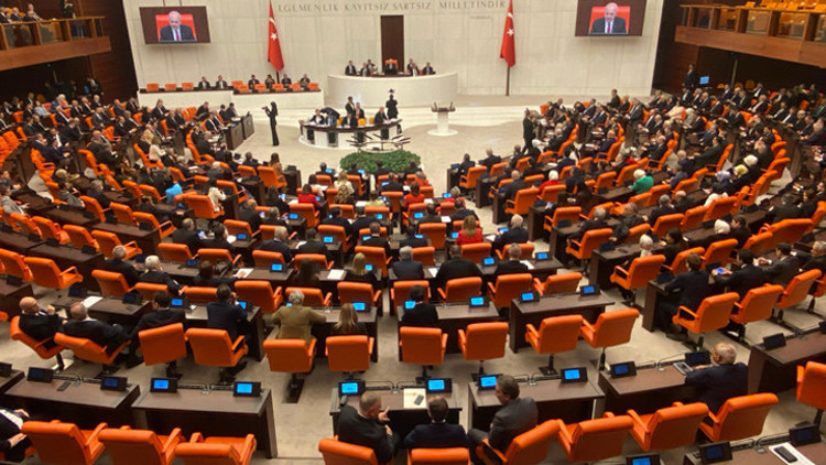 Özgür Özele ait dokunulmazlık dosyası TBMMde