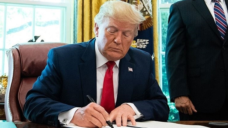 ABD Başkanı Trump, vergi indirimi tasarısını imzaladı: Muazzam bir ekonomik büyümeyi tetikleyecek ABD Başkanı Trump, vergi indirimi tasarısını imzaladı: Muazzam bir ekonomik büyümeyi tetikleyecek