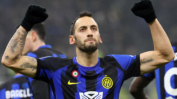 Galatasaray, Hakan Çalhanoğlu transferi için resmen görüşmelere başladı Galatasaray, Hakan Çalhanoğlu transferi için resmen görüşmelere başladı
