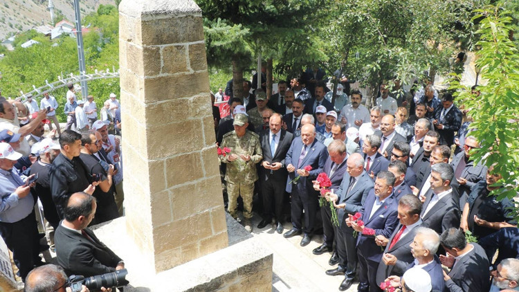 Başbağlar’da 32. yıl anması