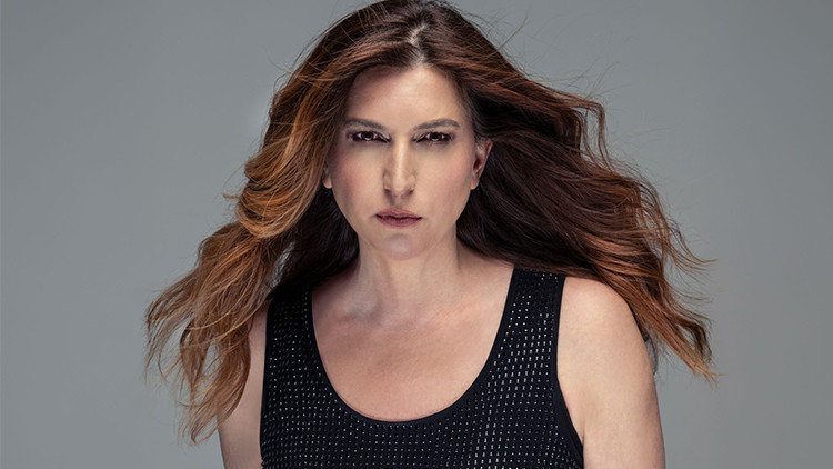Selin Atasoy’dan Yepyeni Bir Hit: Eveleme Geveleme