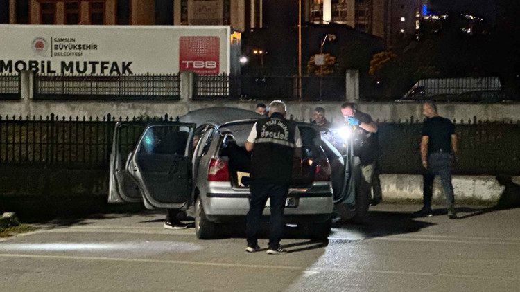 Tartıştığı kişiyi iki kez otomobille üzerinden geçerek öldürdü; 4 gözaltı