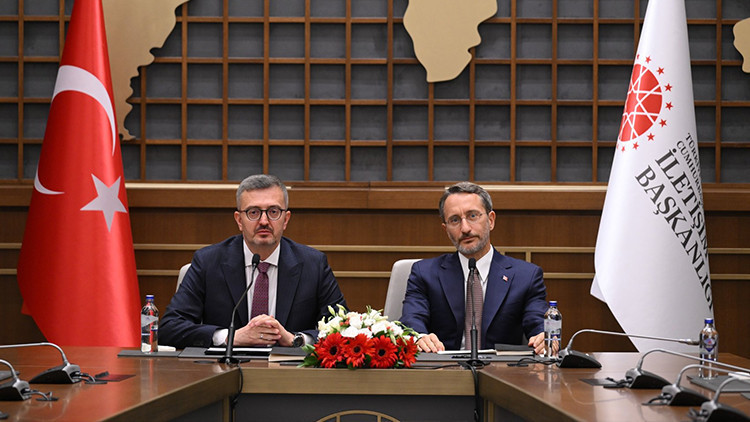 İletişim Başkanlığında devir teslim