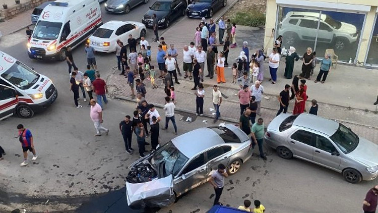 Mardin’de otomobiller çarpıştı: 2 yaralı