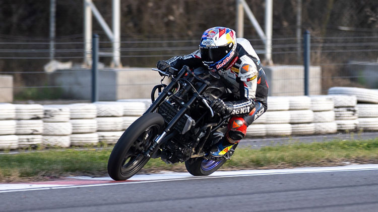 Ve Toprak zirvede Ve Toprak zirvede