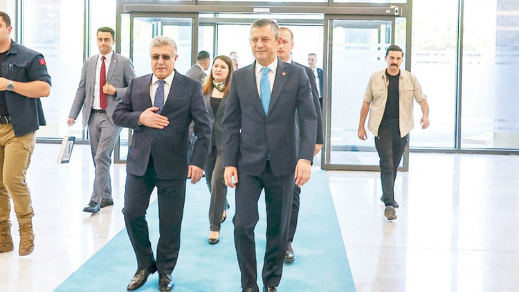 Özgür Özel Yargıtay Cumhuriyet Başsavcısı Şentürk’ü ziyaret etti