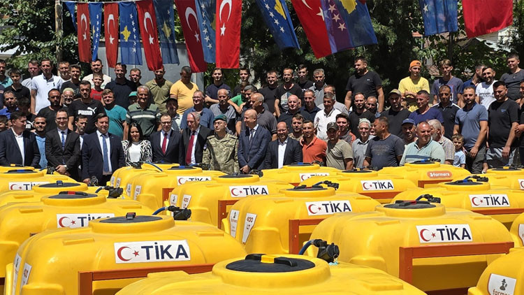 TİKA’dan Mamuşalı Çiftçilere Destek: 200 tarımcıya ilaçlama makinesi dağıtıldı TİKA’dan Mamuşalı Çiftçilere Destek: 200 tarımcıya ilaçlama makinesi dağıtıldı