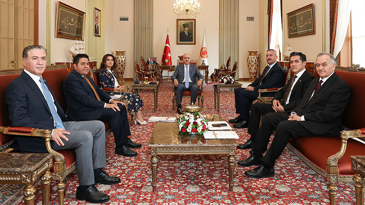 TBMM Başkanı Kurtulmuş, Mecliste siyasi partilerin temsilcilerini kabul etti TBMM Başkanı Kurtulmuş, Mecliste siyasi partilerin temsilcilerini kabul etti