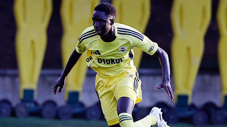 Fenerbahçe’de Schengen vizesi krizi çıkmıştı Abdou Aziz Fallda müjde geldi