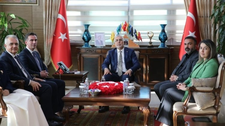 Bakan Işıkhan Bitliste konuştu: Namluların sustuğu yerde makinelerin sesi yükselecek