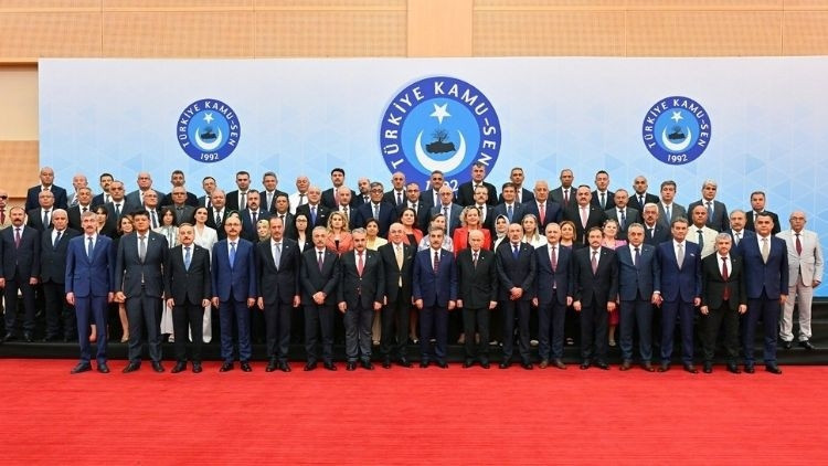 Bahçeli, Kamu-Sen yönetimiyle görüştü