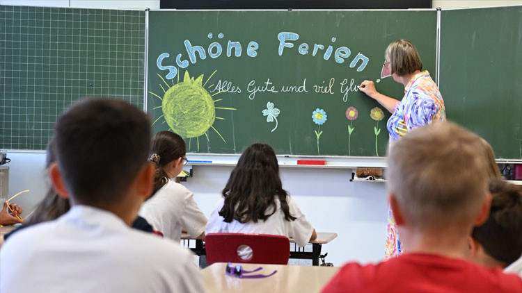 Veliler Birliğinden uzun tatile eleştiri