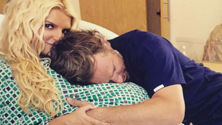 Ona üç çocuk doğurdu, 10 yılını verdi... Hepsi boşa gitti... Kırılacak kalbim bile kalmadı... Git, yatağından yalnız uyu şimdi