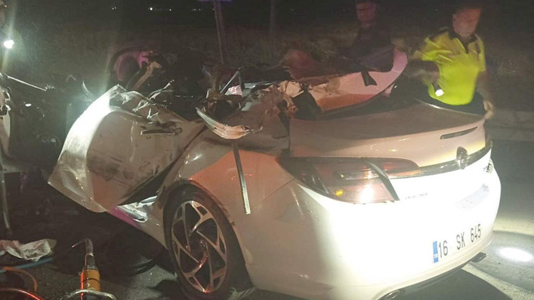 Aynı aileden 3 ölü 1 yaralı, eve dönüş yolunda kaza