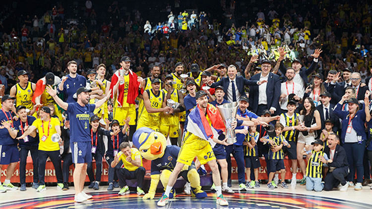 Fenerbahçe Bekoda iki ismin sözleşmesi yenilenmeyecek
