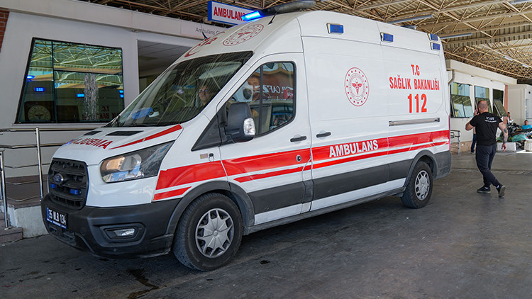Etkili olan kavurucu sıcaklarla kentteki acil servislerde yoğunluk oluştu | Uzmanlar uyardı: Önlem almak için suya 1 çay kaşığı ekleyin Etkili olan kavurucu sıcaklarla kentteki acil servislerde yoğunluk oluştu | Uzmanlar uyardı: Önlem almak için suya 1 çay kaşığı ekleyin