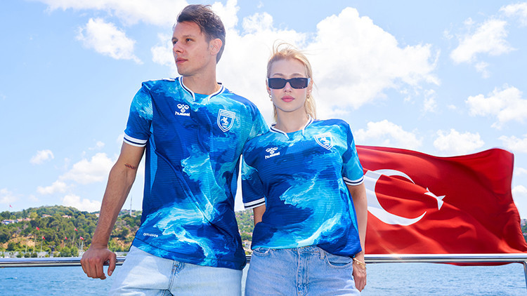 Samsunspordan Atatürk temalı forma