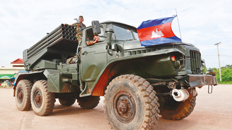 Tayland ve Kamboçya savaşın eşiğinde Tayland ve Kamboçya savaşın eşiğinde