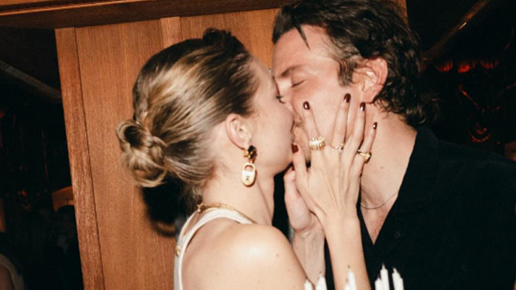 18 yıllık bekarlık yeminini onunla bozacak.. Senden bir çocuk istiyorum